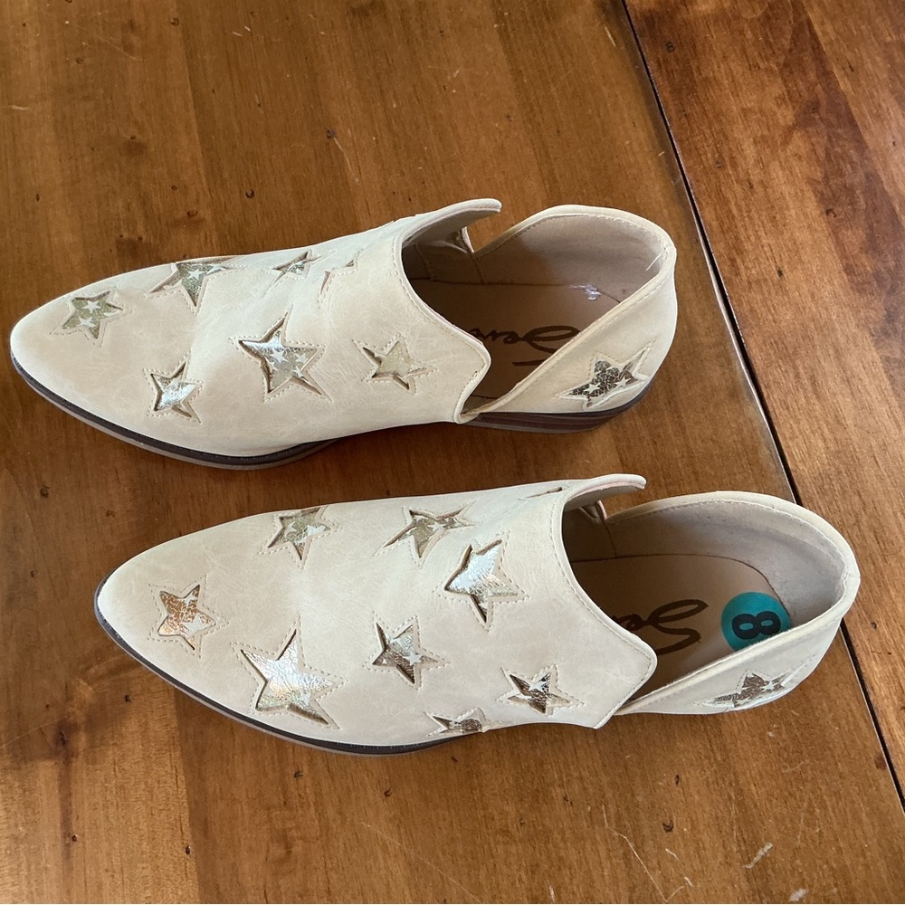 Seven7 Austin boot Cream Flats with Star Pattern - Picture 7 of 8